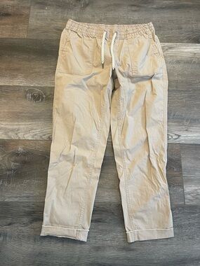 Vuori Women's Light tan rip stop Pants with Drawstring great condition size M